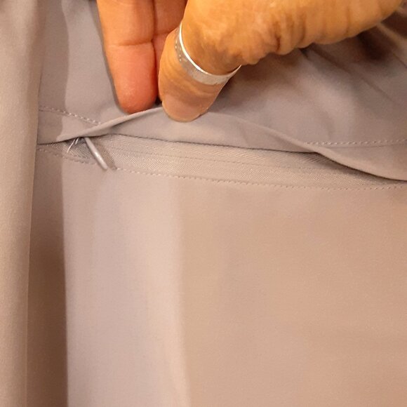 New Directions woman's pants Size MEDIUM. GRAY. Pull-on, Elastic waist - Picture 4 of 6